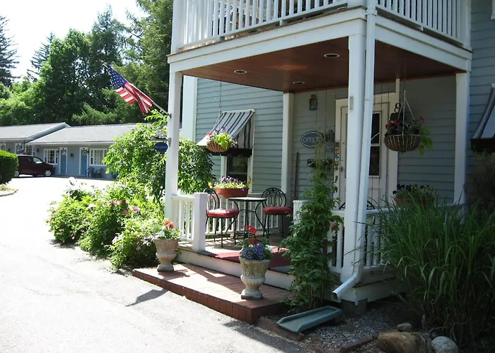 Maple Terrace Motel